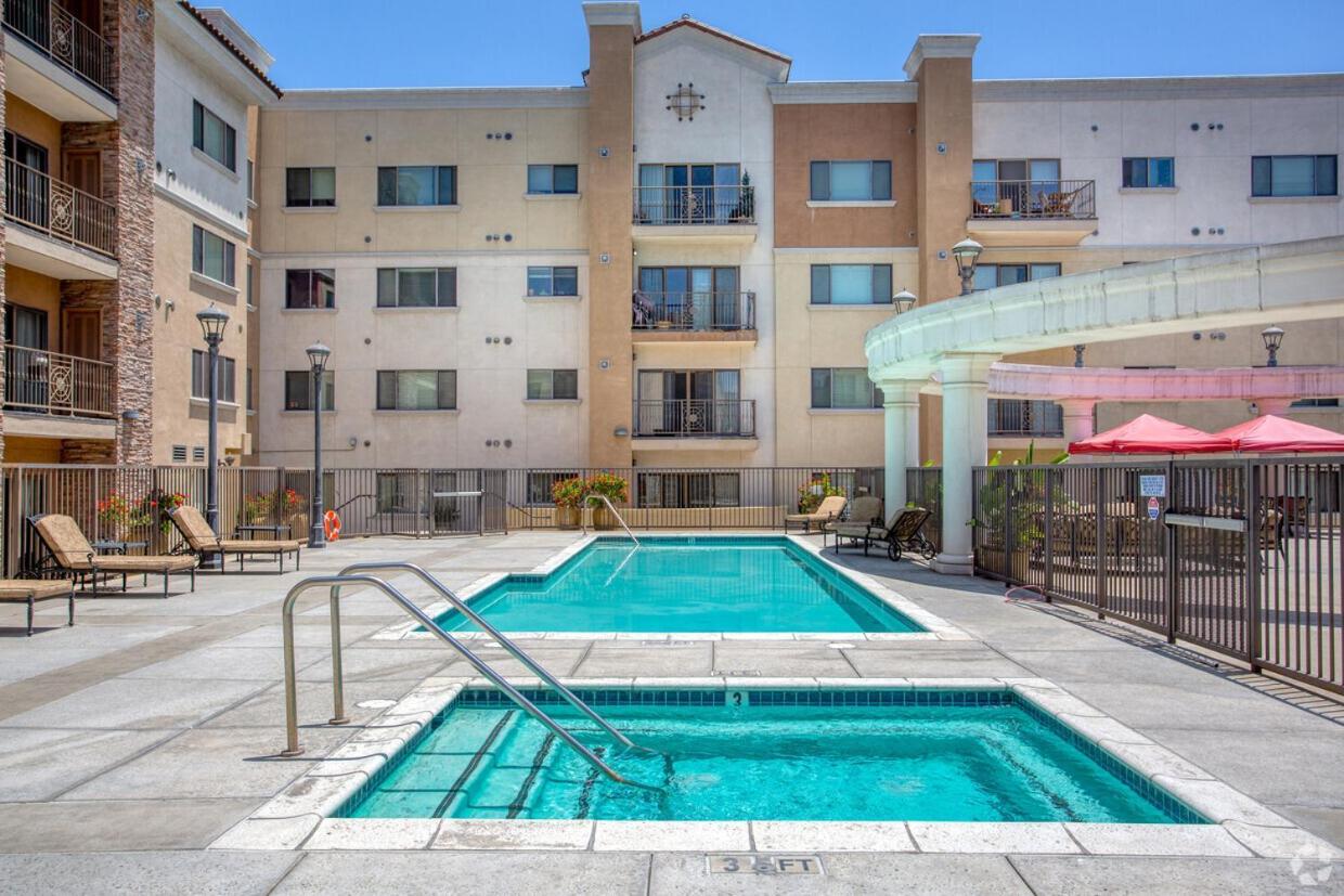 Apartment Ultimate La Vacation 2br W Pool Above Shops *
